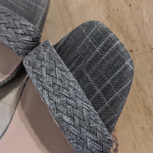 Maurice’s Roxy Braided Strap Block Heel Gray Plaid Size 8 M - Picture 3 of 8